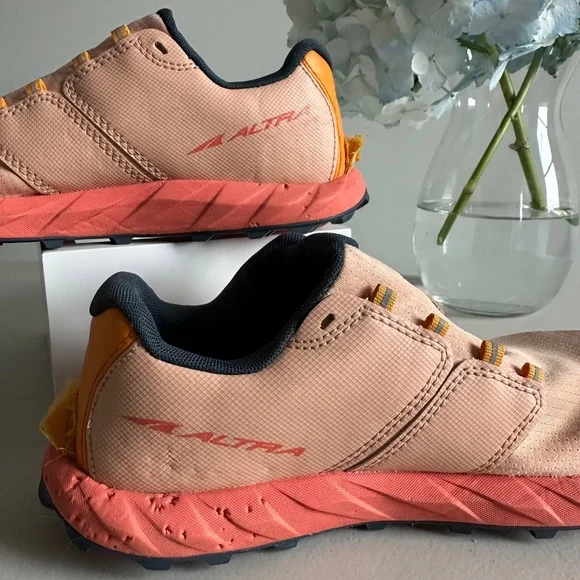 Altra Superior 5 Women's trail running shoe - dusty pink - size 7 - flaws* - Picture 8 of 9